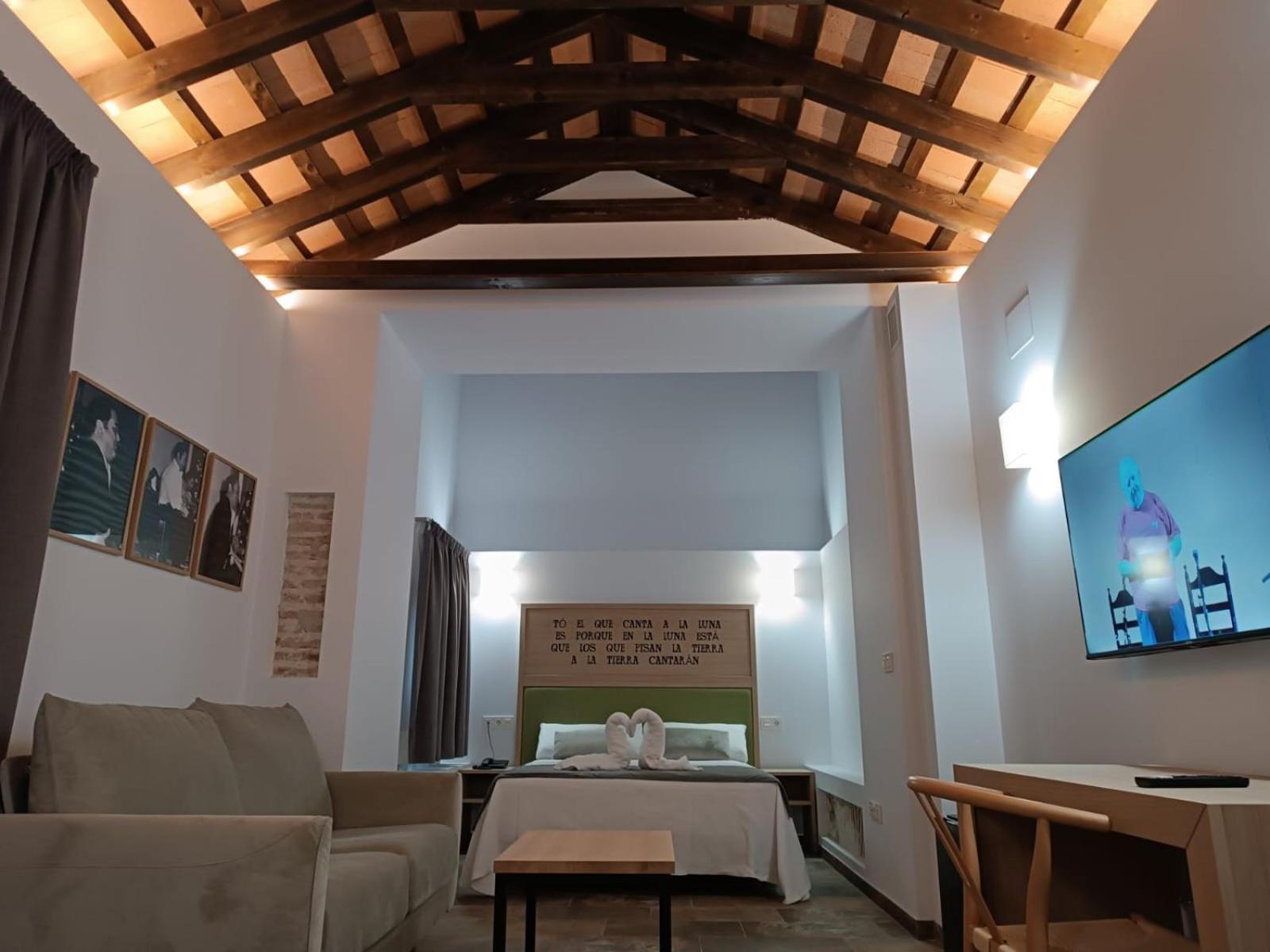 Hospederia La Cilla Hotel Ла Пуебла де Касая Екстериор снимка